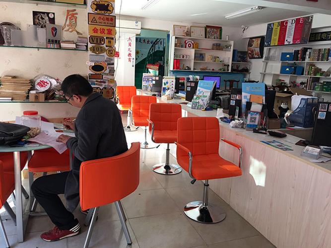 幾萬塊能否開啟圖文快印店？創業成本與平面設計業務解析